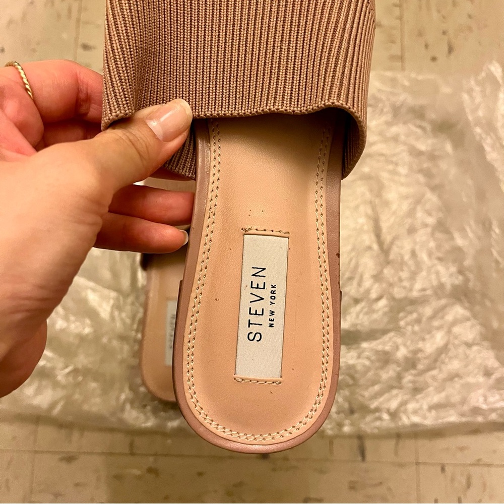 Steve Madden Knitted Flats - Picture 2 of 4